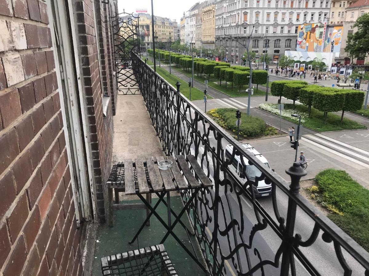 Spacious Apartman In The Center Budapest Eksteriør billede